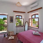 Traditional 3 Bedroom House In The Old Town Σπίτι διακοπών