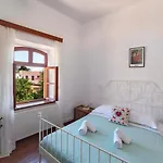 Σπίτι διακοπών Traditional 3 Bedroom House In The Old Town