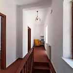 Traditional 3 Bedroom House In The Old Town *
