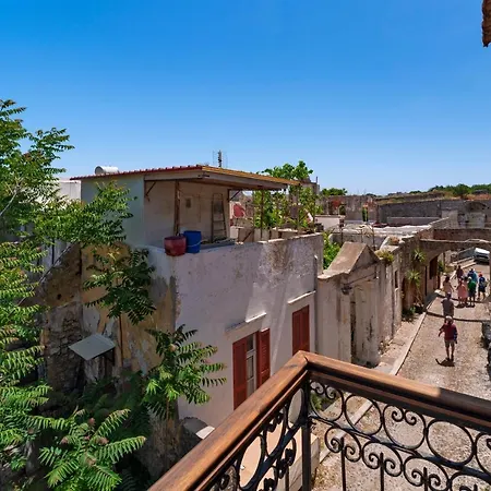 Traditional 3 Bedroom House In The Old Town Tatil Evi