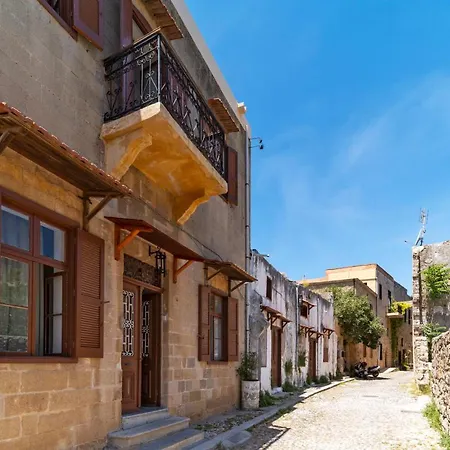 Tatil Evi Traditional 3 Bedroom House In The Old Town Rhodes City