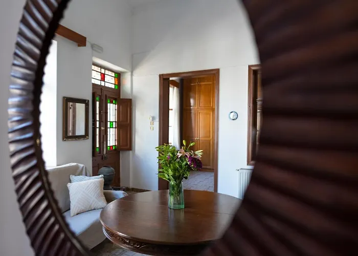 Traditional 3 Bedroom House In The Old Town Tatil Evi