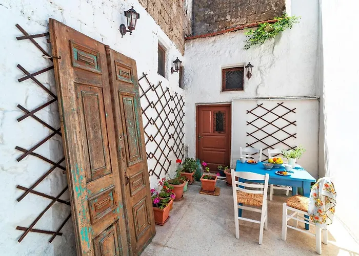 Traditional 3 Bedroom House In The Old Town *