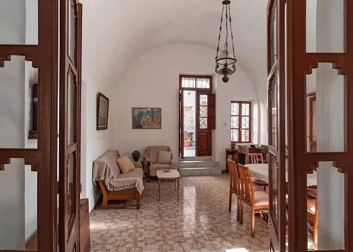 Traditional 3 Bedroom House In The Old Town Rhodes City